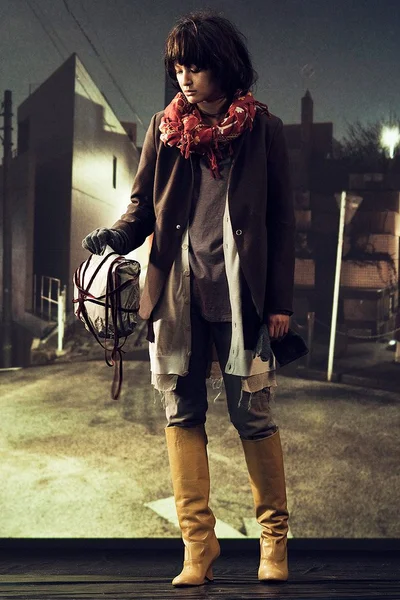 Look 16